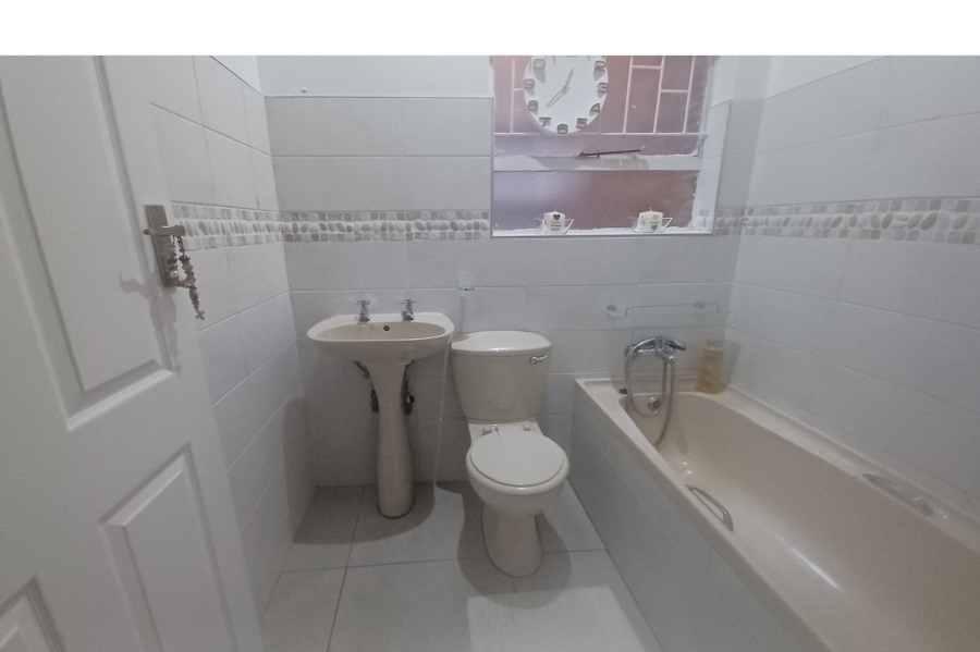 3 Bedroom Property for Sale in Naudeville Free State